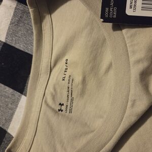 Under Armour Loose Fit Beige T-Shirt